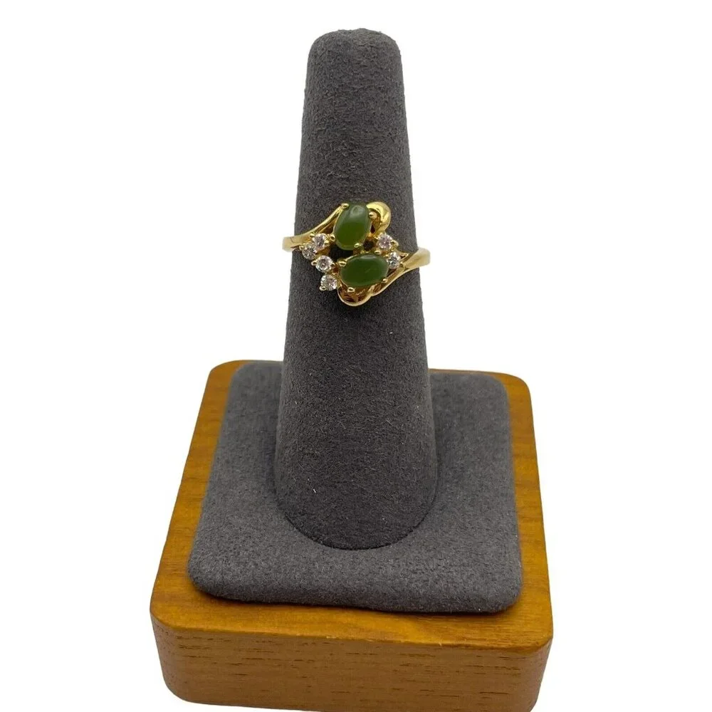 VTG JC Signed Cocktail Ring Gold Tone Rhinestone & Green Gemstone Cabs Size 5.75